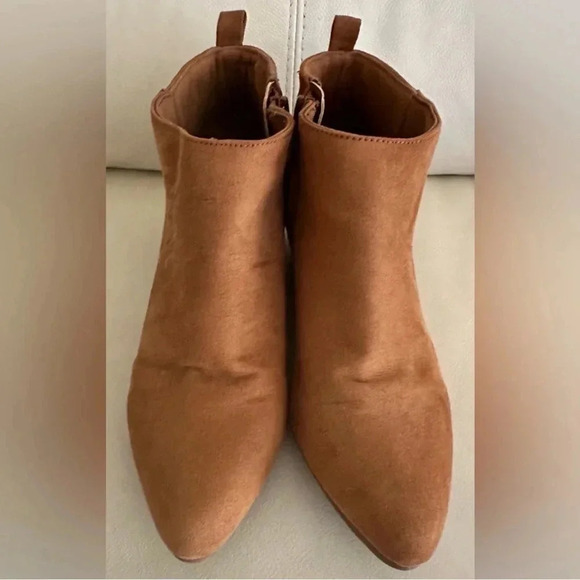 🆓Old Navy Suede Ankle Boots🆓 - Picture 6 of 8